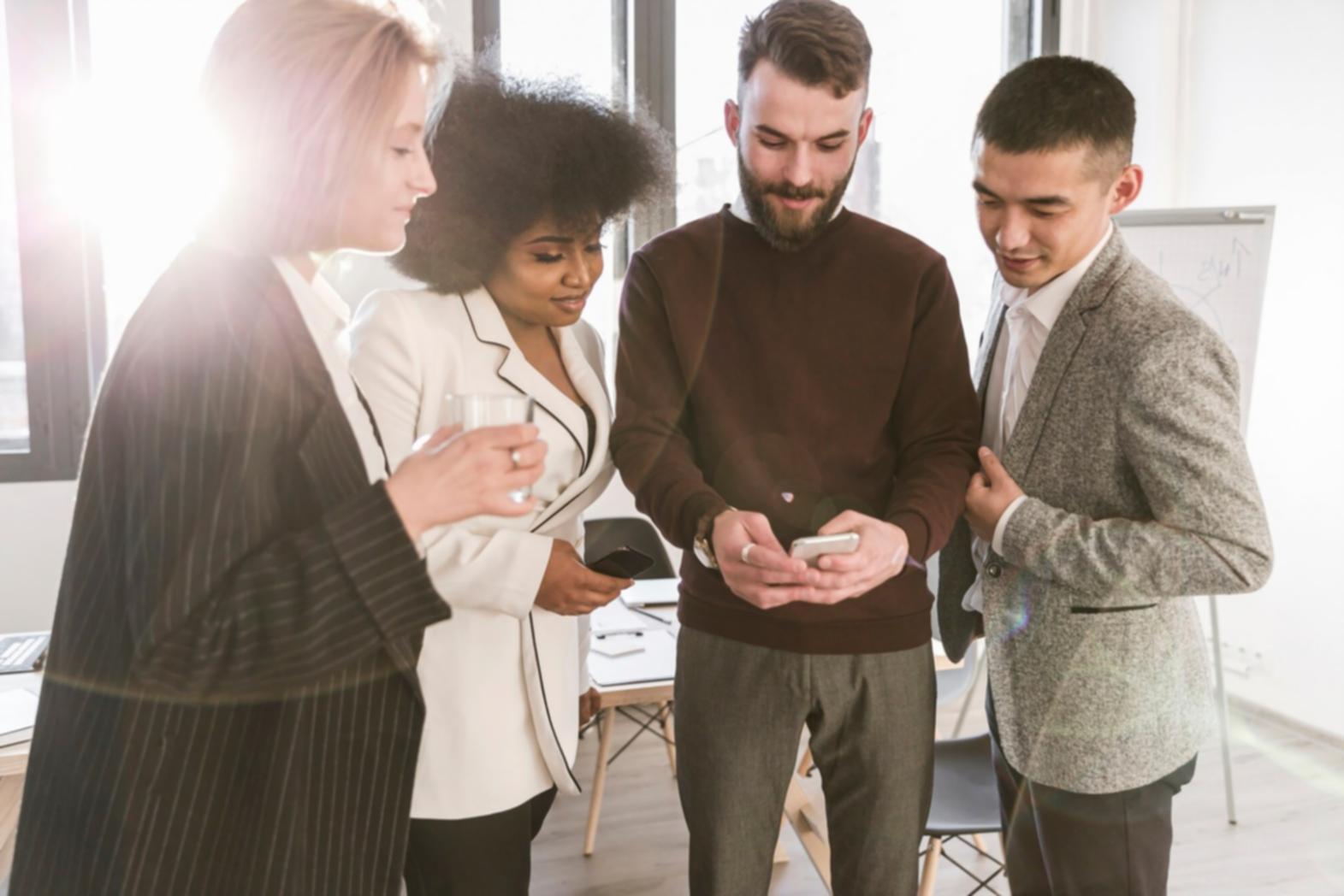 Lingkungan kerja untuk pengembangan strategi trading algoritmik